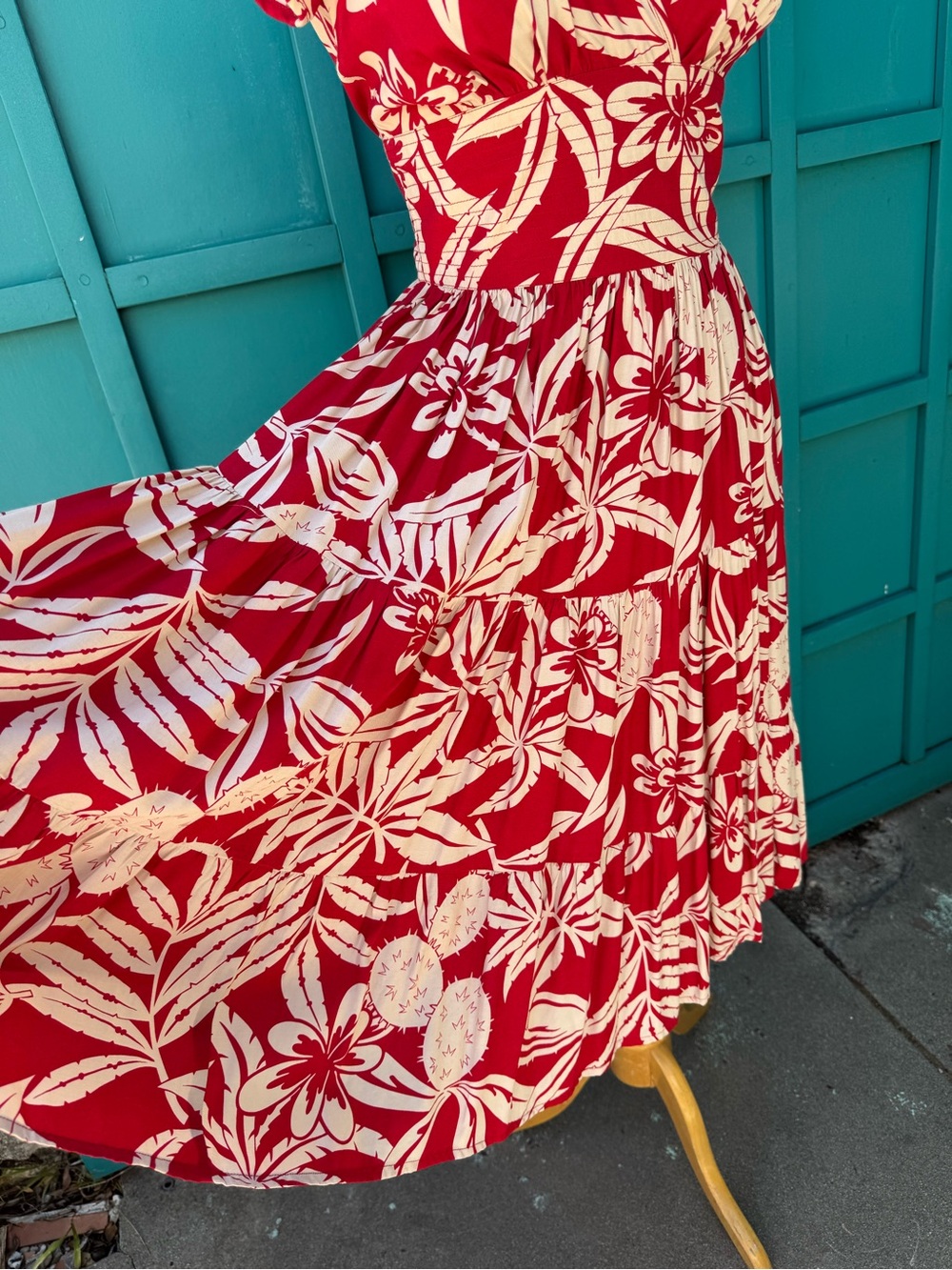 Gorgeous Retro Style Rayon Tropical Print  with full layered skirt ! - Picture 4 of 6